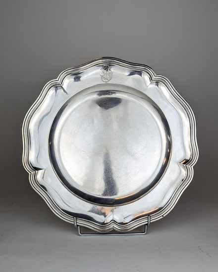 PLAT rond à contour fileté en argent (950)...
